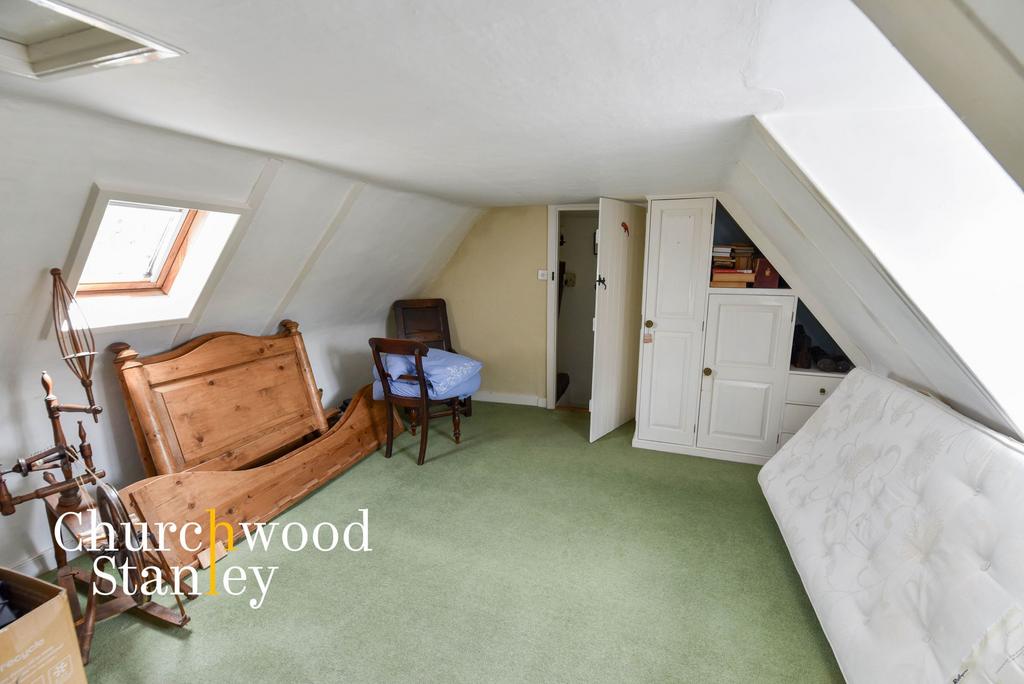 Fifth bedroom