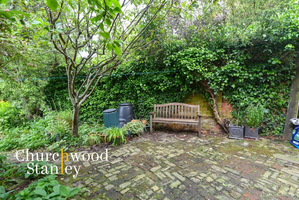 Walled cottage garden