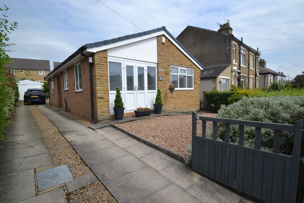 Apperley Bridge, Apperley Bridge BD10 2 bed detached bungalow for sale