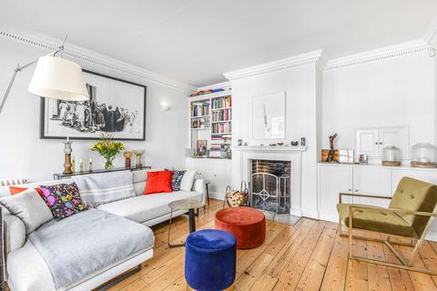5 The Vineyard, Richmond, TW10 6AQ