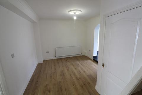 3 bedroom terraced house to rent, Medcalf Road