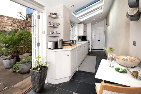 3 Higher Shapter Street, Topsham, Exeter, EX3 0AW