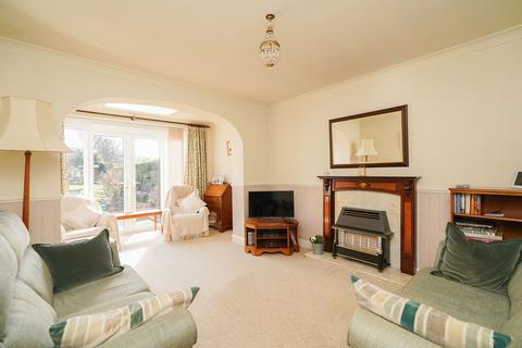 64 Barncliffe Crescent, Sheffield, S10 4DD