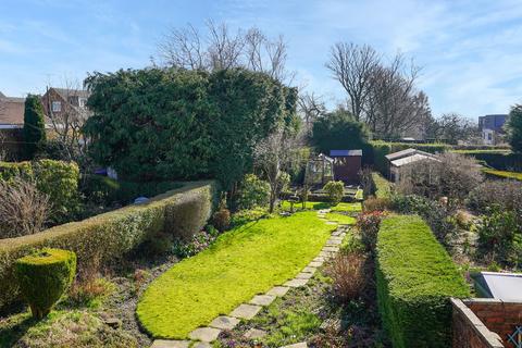 64 Barncliffe Crescent, Sheffield, S10 4DD