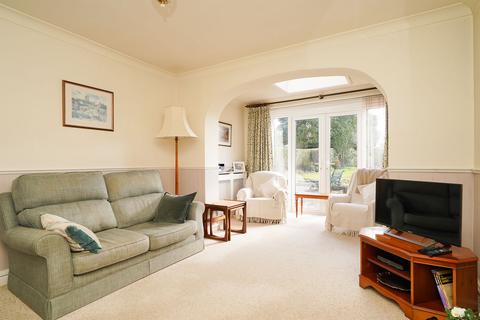 64 Barncliffe Crescent, Sheffield, S10 4DD