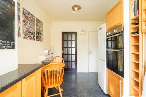 64 Barncliffe Crescent, Sheffield, S10 4DD