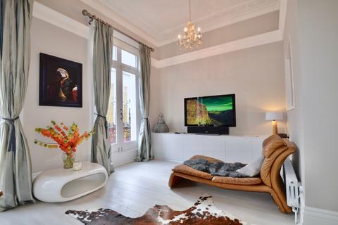1 bedroom flat to rent, Elizabeth Mews Belsize Park NW3