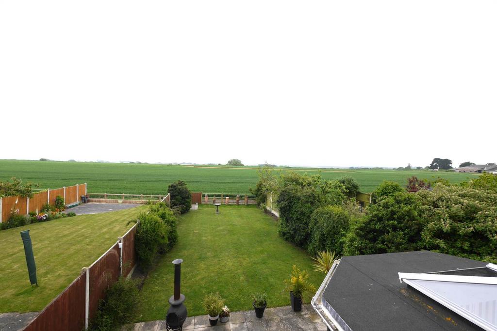 Harwich Road, Little Oakley 4 bed detached house for sale £425,000