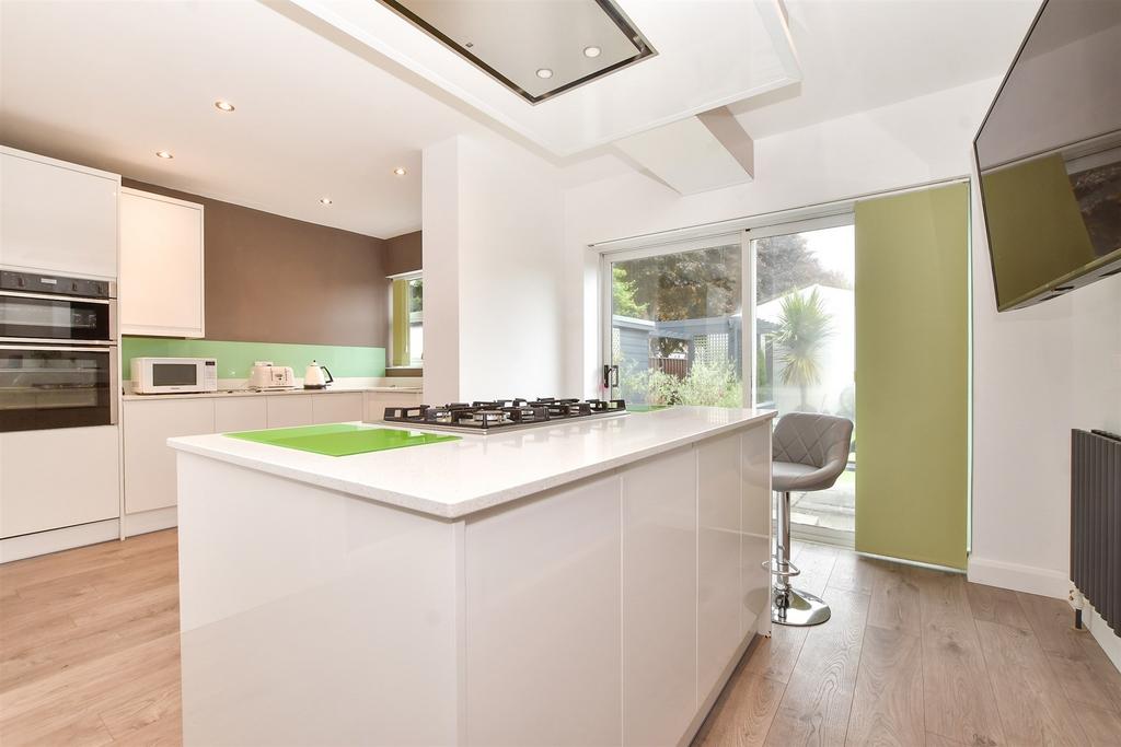 Croydon Road, Wallington, Surrey 3 bed semidetached house for sale £