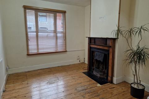 2 bedroom terraced house to rent, Alcombe Road, The Mounts, Northampton, NN1