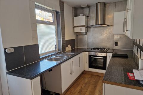 2 bedroom terraced house to rent, Alcombe Road, The Mounts, Northampton, NN1
