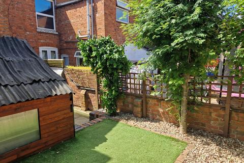 2 bedroom terraced house to rent, Alcombe Road, The Mounts, Northampton, NN1