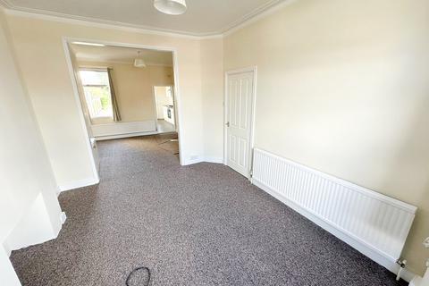 2 bedroom cottage to rent, King Henry Drive, Rochford