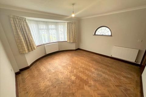 2 bedroom semi-detached bungalow to rent, Cheltenham Road, Hockley