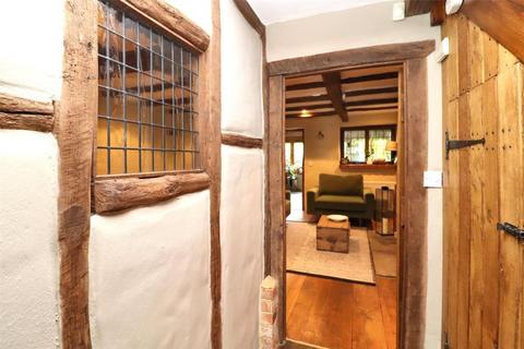 3 bedroom semi-detached house to rent, Brox Mews, Chertsey KT16