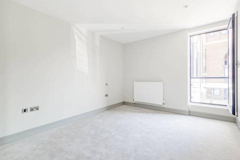 1 bedroom flat to rent, Clove Hitch Quay, Battersea, London, SW11