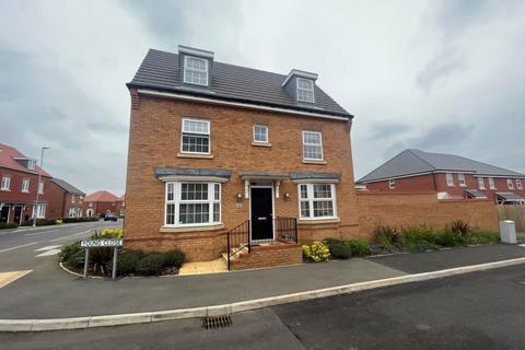 4 bedroom detached house to rent, Young Close, Overstone Gate, Northampton NN6 0GD