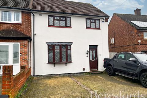 3 bedroom terraced house for sale, Aylsham Lane, Romford, RM3