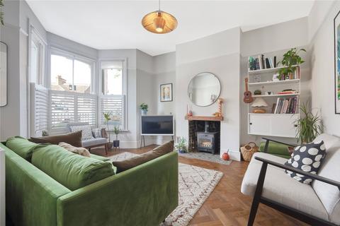 24 Avenue Road, Westcliff-on-sea, SS0 7PW
