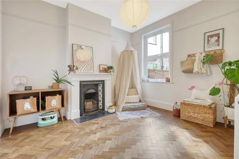 24 Avenue Road, Westcliff-on-sea, SS0 7PW