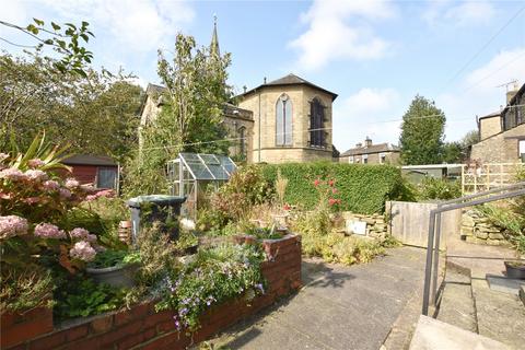 4 bedroom terraced house for sale, Charlestown Road, Glossop, Derbyshire, SK13