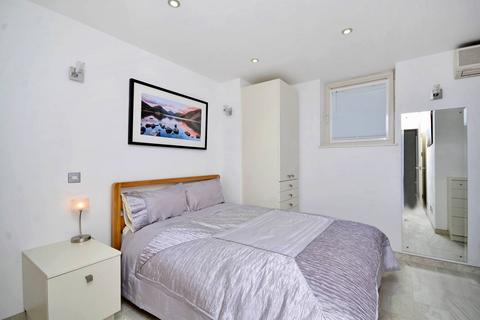 Flat 18, The Phoenix, 8 Bird Street, London, W1U 1BU