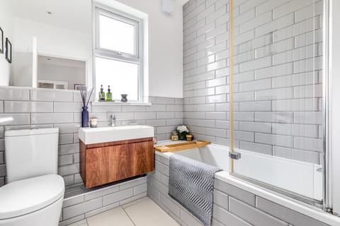 19 Fieldend Road, London, SW16 5SR