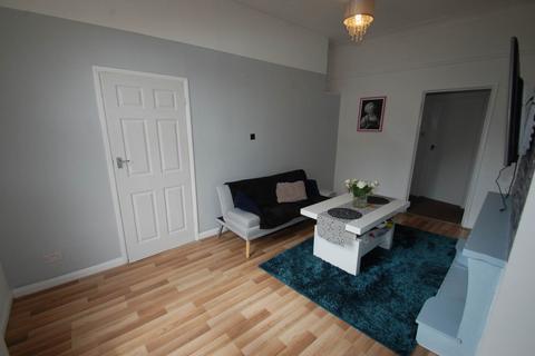 3 bedroom apartment to rent, Park Hill Road, Torquay TQ1
