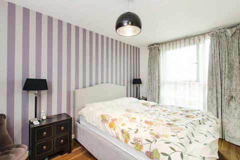 2 bedroom flat for sale, St George Wharf, Vauxhall, London, SW8