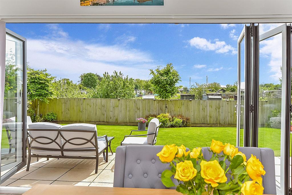 External Lifestyle Photograph