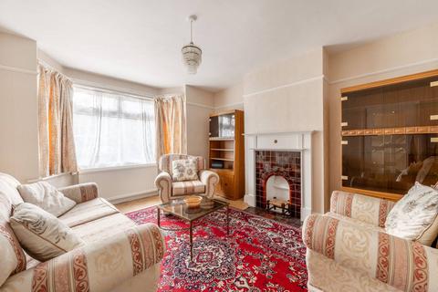 4 bedroom terraced house to rent, Chipstead Gardens, Gladstone Park, London, NW2