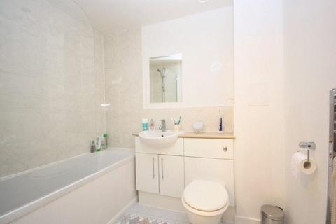 1 bedroom flat for sale, Durnsford Road, SW19
