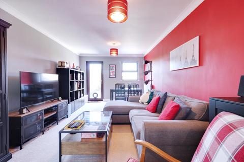 44 Fanns Rise, Purfleet, RM19 1GP