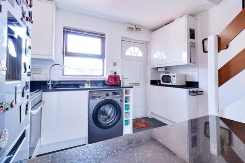 44 Fanns Rise, Purfleet, RM19 1GP