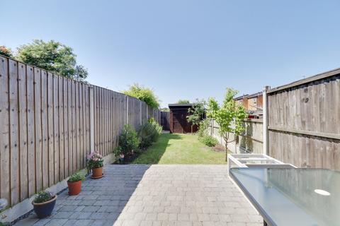 44 Fanns Rise, Purfleet, RM19 1GP