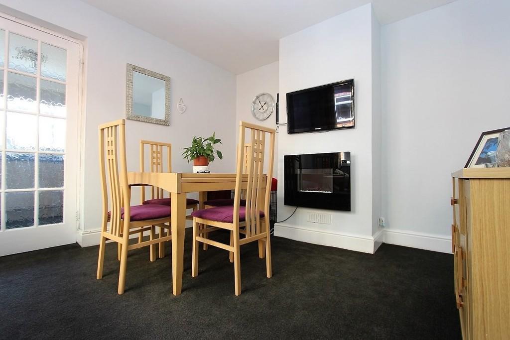Oaklands Avenue, Littleover, Derby, DE23 2 bed semidetached house for