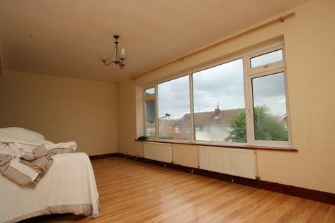 3 bedroom terraced house to rent, Belvoir Drive, Barton Seagrave NN15