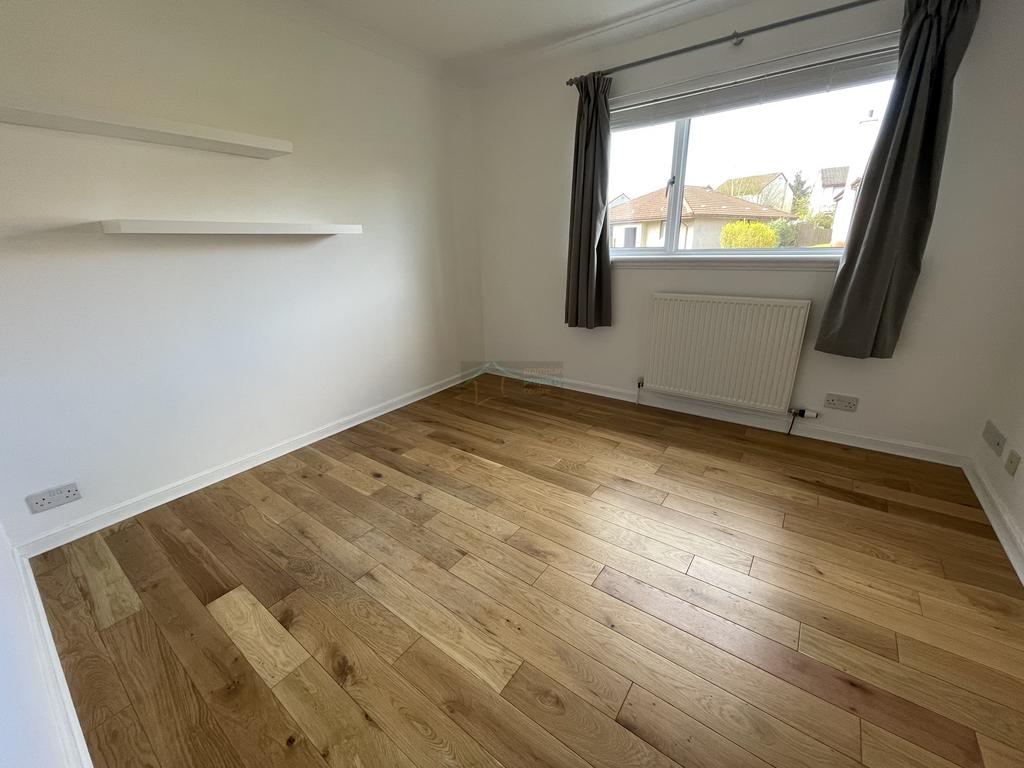Bedroom 1.JPG
