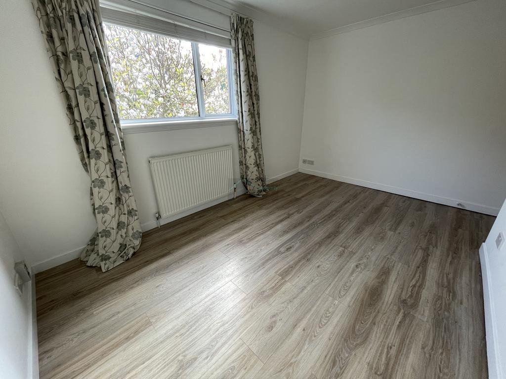 Bedroom 3b.JPG
