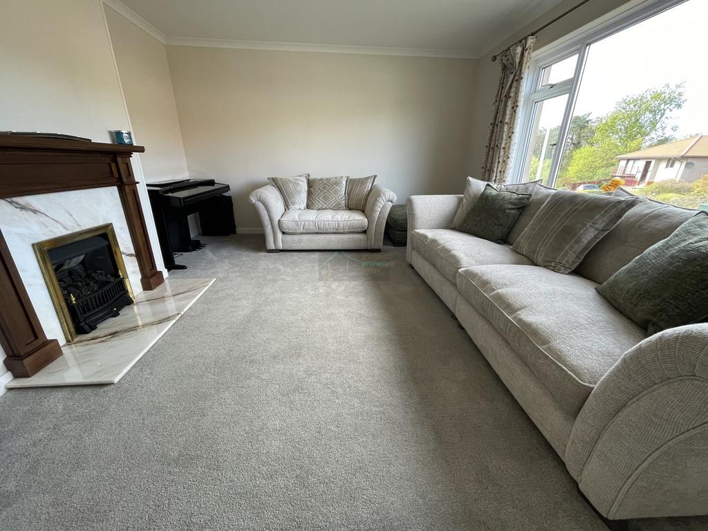 Lounge a.JPG