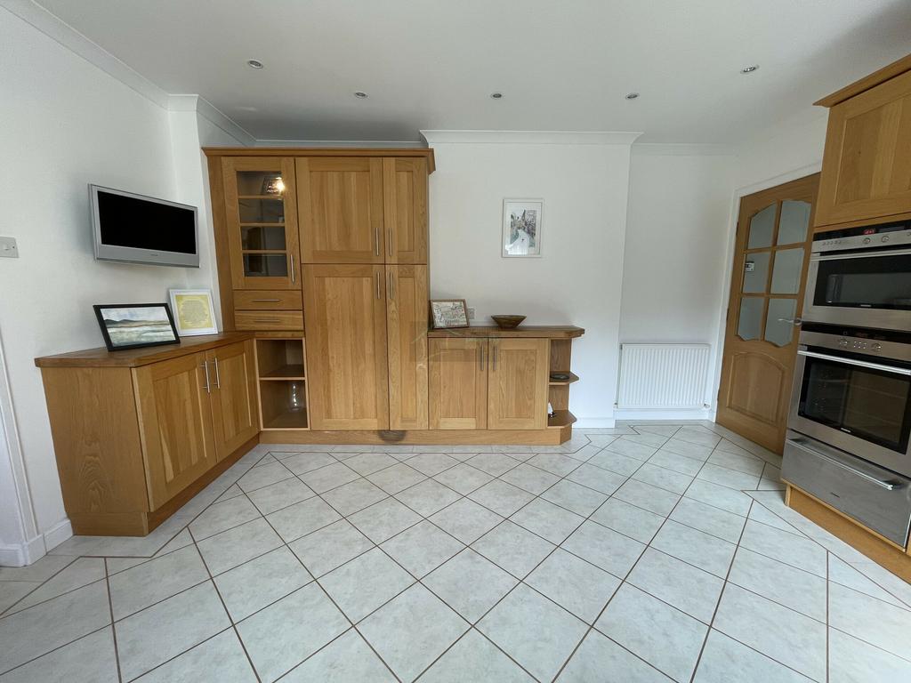 Kitchen c.JPG