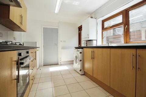 1 bedroom flat to rent, Ley Street Ilford IG1 4BL