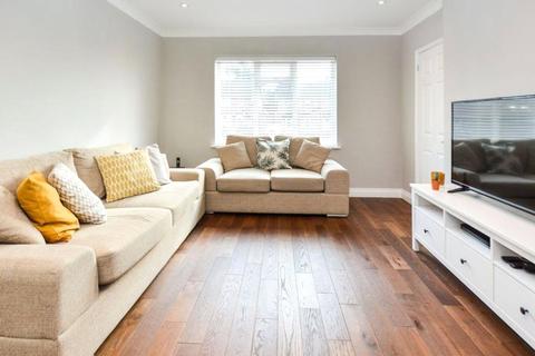 22 The Broad Walk North, Brentwood, CM13 2EY