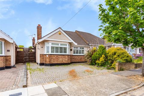 2 bedroom bungalow for sale, Alma Avenue, Hornchurch, RM12