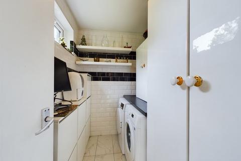 209 Bracelet Close, Corringham, Stanford-le-hope, SS17 7JX