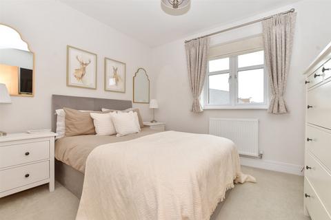 3 bedroom end of terrace house for sale, Consort Drive, Leatherhead, Surrey