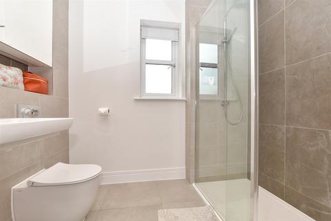 76 Consort Drive, Leatherhead, KT22 0AS