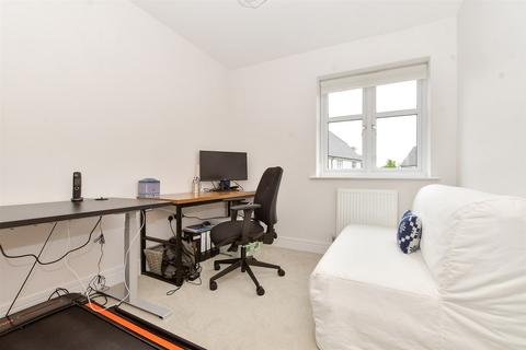 76 Consort Drive, Leatherhead, KT22 0AS
