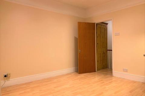 2 bedroom flat to rent, Granville Road, London, N22
