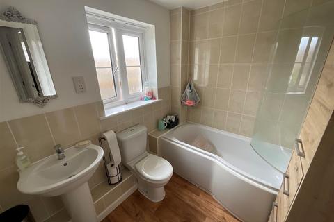 2 bedroom coach house for sale, Westview Close, Peacehaven, East Sussex